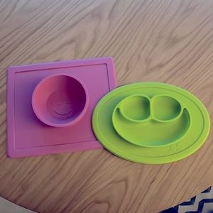 Set of Two Ez Pz Table Items - The Happy Bowl and Mini Mat